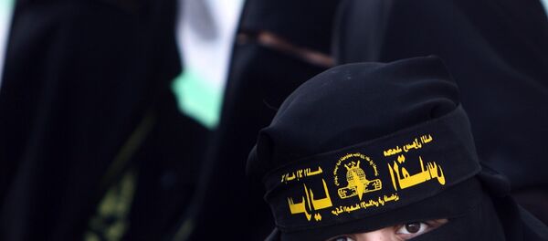 تلاش داعش برای تغییر روایت از نقش زنان در صفوف این گروه تروریستی تلاش داعش برای تغییر روایت از نقش زنان در صفوف این گروه تروریستی - اسپوتنیک ایران