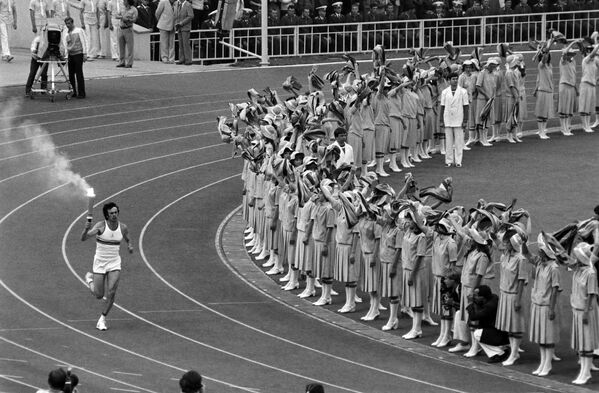 مراسم افتتاح 22-مین المپیک تابستانی در مسکو که 40 سال از آن روز می‌گذرد - اسپوتنیک ایران  