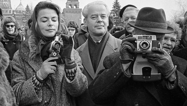 گردشگری رمانتیک شوروی و امروز
توریست‌های دانمارکی، سال 1964 میلادی - اسپوتنیک ایران  