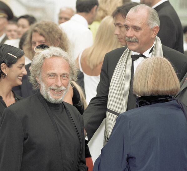 هنرپیشه فرانسوی پیر ریشار و رئیس فستیوال بین المللی فیلم مسکو در سال ۱۹۹۹ - اسپوتنیک ایران  