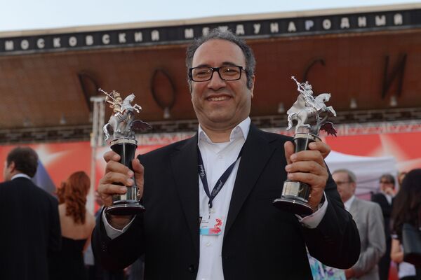کارگردان ایرانی رضا میرکریمی در مراسم اختتامیه ۳۸مین فستیوال بین المللی فیلم مسکو ، سال ۲۰۱۶ - اسپوتنیک ایران  