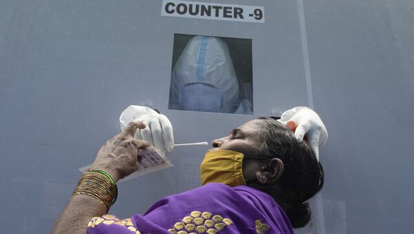 تعداد مبتلایان به ویروس کرونا در هند از سه میلیون گذشت 
 - اسپوتنیک ایران  