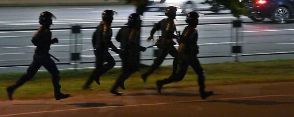 راهپیمایی در حمایت از لوکاشنکو در مینسک برگزار می شود راهپیمایی در حمایت از لوکاشنکو در مینسک برگزار می شود - اسپوتنیک ایران