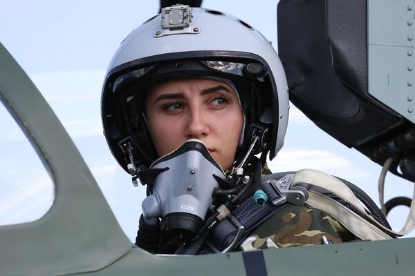 عاشقان آسمان: خلبانان روسی آینده - اسپوتنیک ایران  