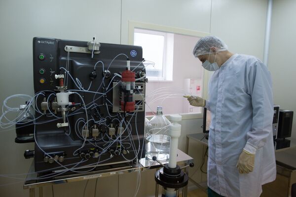 تولید واکسن کرونا در کارخانه داروسازی بینوفارم - اسپوتنیک ایران  
