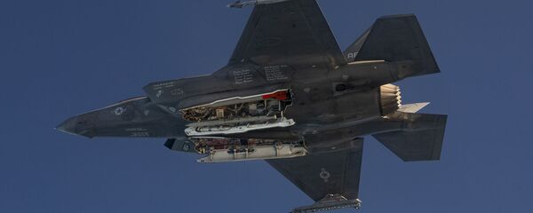 آمریکا قصد دارد 50 فروند جنگنده اف-35 به امارات بفروشد آمریکا قصد دارد 50 فروند جنگنده اف-35 به امارات بفروشد - اسپوتنیک ایران