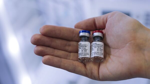اجازه انجام آزمایش‌های نهایی واکسن کرونا به شرکت آسترازنکا داده شد - اسپوتنیک ایران  