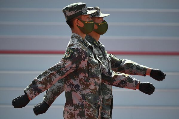 نمایشگاه بین‌المللی نظامی - فنی «آرمیا-2020» روسیه 
نظامیان نیروهای مسلح چین - اسپوتنیک ایران  