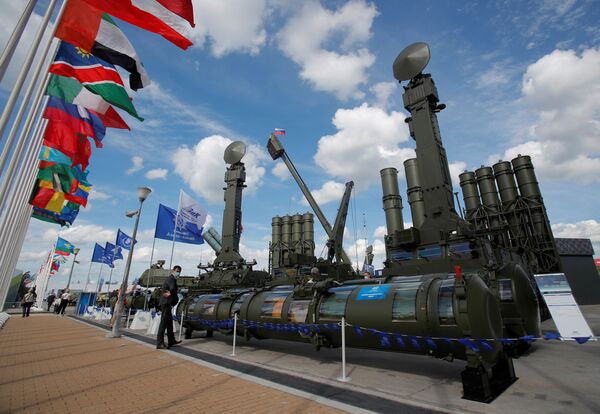نمایشگاه بین‌المللی نظامی - فنی «آرمیا-2020» روسیه 
سیستم پدافند موشکی«آنتی -4000» روسیه - اسپوتنیک ایران  