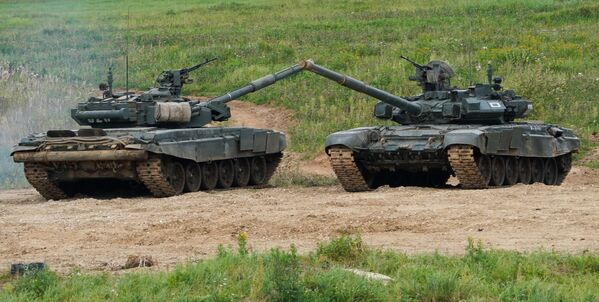 نمایش جنگ‌افزار در نمایشگاه فنی - نظامی«آرمیا2020» روسیه
تانک ت72ب 3 - اسپوتنیک ایران  