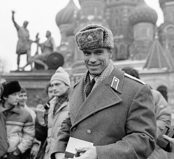 شخصیت های مشهور جهان در شوروی
آرنولد شوارتزنگر در میدان سرخ - اسپوتنیک ایران  