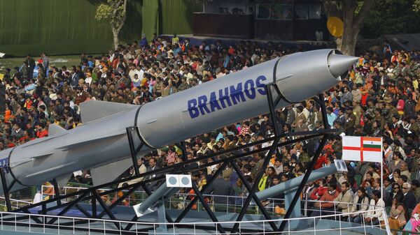 آزمایش موفقیت آمیز موشک کروز براهموس در هند - اسپوتنیک ایران  