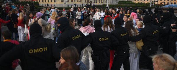 درگیری بین مقامات امنیتی و معترضان در مینسک رخ داد - اسپوتنیک ایران  