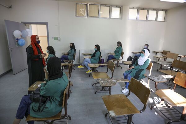 گشایش مدارس جهان با ماسک، ماده ضدعفونی و تعیین دمای بدن
اردن - اسپوتنیک ایران  