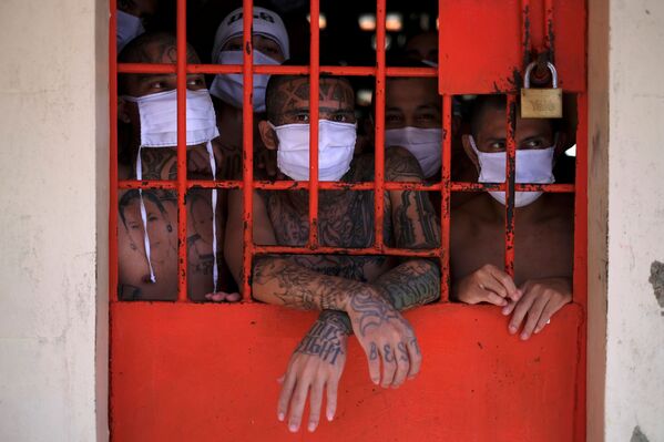 وقتی جا نیست، در زندان‌های السالوادور چه می‌گذرد؟
 Quezaltepequeزندان - اسپوتنیک ایران  