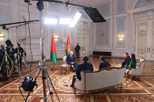 الکساندر لوکاشنکو رئیس جمهور بلاروس در مصاحبه با خبرنگاران روس - اسپوتنیک ایران  