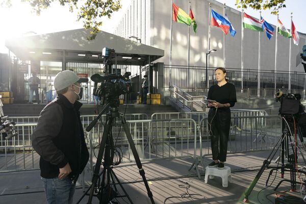 گروه تلویزیونی در ستاد سازمان ملل متحد در زمان ۷۵ مین اجلاس مجازی سازمان ملل متحد - اسپوتنیک ایران  
