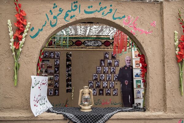 نمایشگاه دستاوردهای دفاع مقدس و مقاومت - تهران - اسپوتنیک ایران  