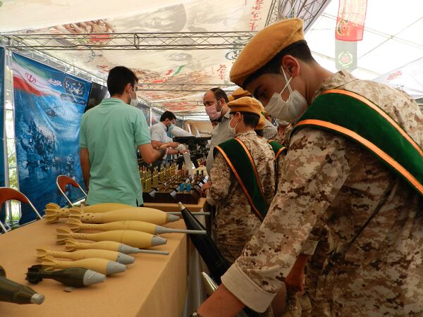نمایشگاه دفاع مقدس ایران در شرایط کرونا - اسپوتنیک ایران  