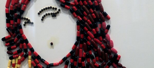 آمال صالح هنرمند مصری تصاویر هنری با قرص و دارو خلق می کند آمال صالح هنرمند مصری تصاویر هنری با قرص و دارو خلق می کند - اسپوتنیک ایران