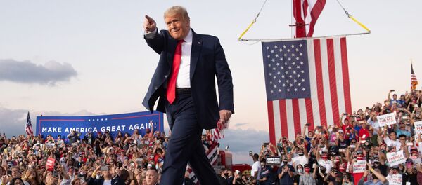 ترامپ درباره کلینتون شوخی غیرمعمول کرد ترامپ درباره کلینتون شوخی غیرمعمول کرد - اسپوتنیک ایران