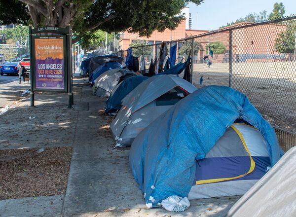چادرها در یکی از خیابان های لس آنجلس - اسپوتنیک ایران  