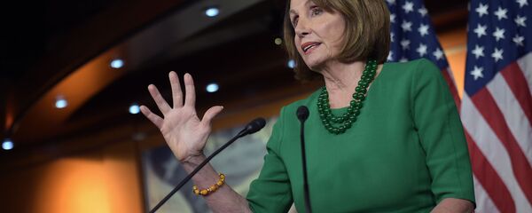 پلوسی: ترامپ در دامن زدن به شورش مقصر است و باید برود - اسپوتنیک ایران  