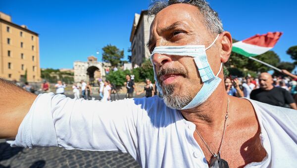تظاهرات ده ها هزار ایتالیایی در اعتراض به قرنطینه کرونایی + ویدئو - اسپوتنیک ایران  