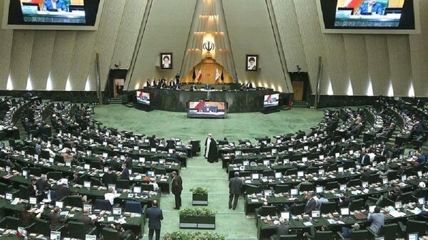 مجلس ایران ظریف را فراخواند - اسپوتنیک ایران  