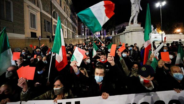 اعتراضات ایتالیایی ها به محدودیت های کرونایی + ویدئو  - اسپوتنیک ایران  