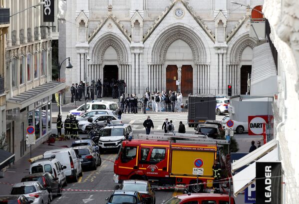 حواشی نوتردام در نیس فرانسه بعد از حمله فرد مسلح به مردم - اسپوتنیک ایران  