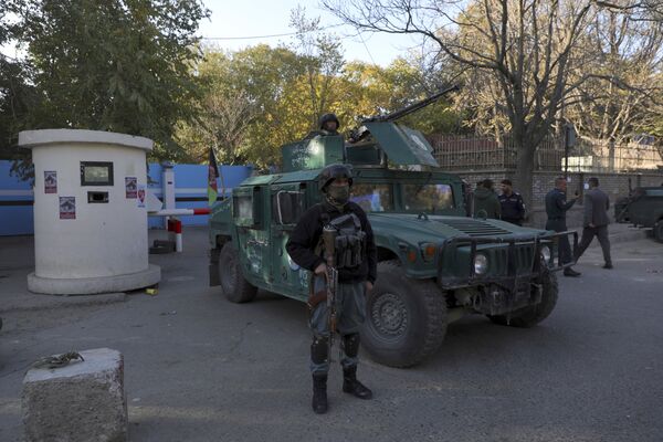 نیروهای مسلح افغانستان در محل حمله مسلحانه به دانشگاه کابل - اسپوتنیک ایران  