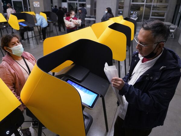 یکی از مراکز اخذ رای  در لوس آنجلس  - اسپوتنیک ایران  