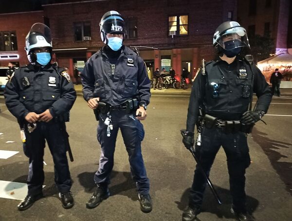 ماموران پلیس در خیابان های نیویورک پس از انتخابات ریاست جمهوری - اسپوتنیک ایران  