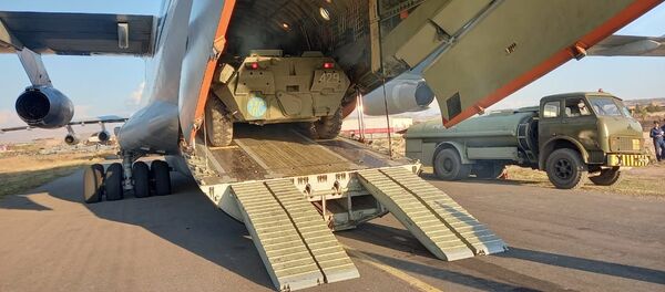 نیروهای حافظ صلح روسی برای شرکت در عملیات صلح به منطقه قره باغ اعزام می شوند. نیروهای حافظ صلح روسی برای شرکت در عملیات صلح به منطقه قره باغ اعزام می شوند. - اسپوتنیک ایران