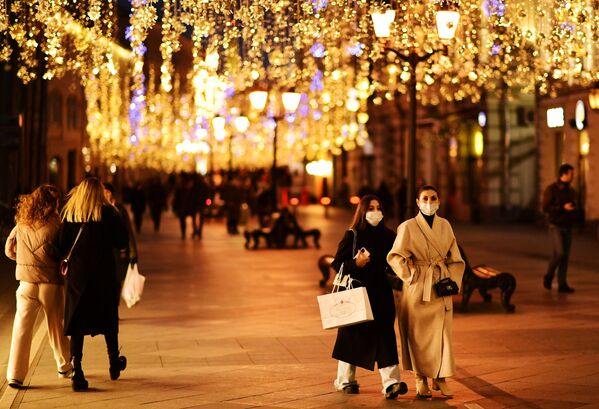 تزیین و دکوراسیون برای سال نو در خیابان نیکولسکایا در مسکو. - اسپوتنیک ایران  