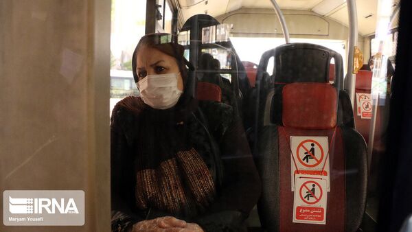توصیه: از صحبت کردن‌ در اتوبوس های تهران خودداری شود - اسپوتنیک ایران  