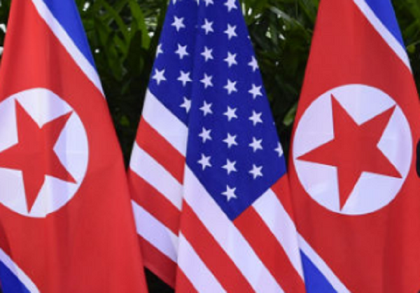 رهبر کره شمالی کیم جونگ اون و رئیس جمهور آمریکا دونالد ترامپ در دیدارشان در سنگاپور - اسپوتنیک ایران  