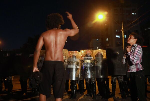 اعتراض به قتل یک مرد سیاهپوست در برزیل - اسپوتنیک ایران  