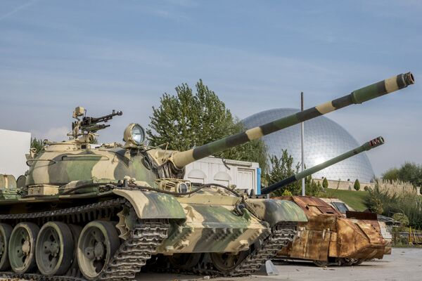 در تهران با سر زدن به موزه دفاع مقدس می توان تانک های روسی را نیز مشاهده نمود - اسپوتنیک ایران  