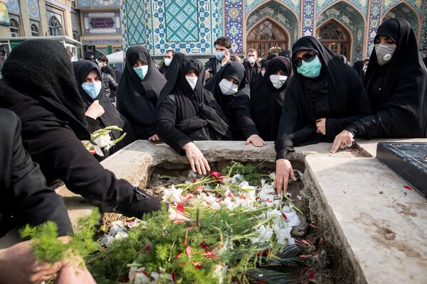مراسم خاکسپاری محسن فخری زاده دانشمند هسته ای ایران در تهران - اسپوتنیک ایران  