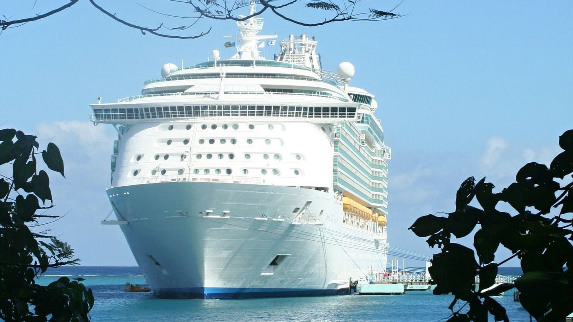 Круизный лайнер на Ямайке, которая стала обладателем звания World's Leading Cruise Destination 2020 - اسپوتنیک ایران  , 1920, 09.05.2022