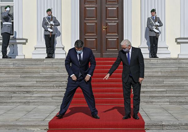 رئیس جمهور آلمان فرانک والتر اشتاینمایر و رئیس جمهور کرواسی زوران میلوویچ در برلین - اسپوتنیک ایران  