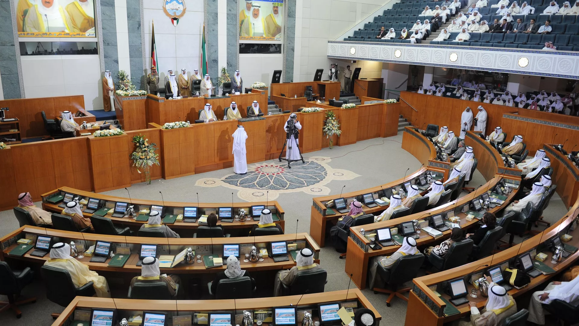 امیر کویت فرمان انحلال پارلمان را صادر کرد