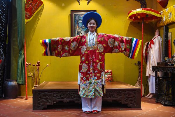 لباس های سنتی ویتنام جزئی از سبک مد حال و آینده می شوند - اسپوتنیک ایران  