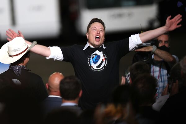 ایلان ماسک برای پرتاب موفقیت آمیز موشک SpaceX Falcon 9 با سفینه فضایی Crew Dragon خوشحالی می کند - اسپوتنیک ایران  