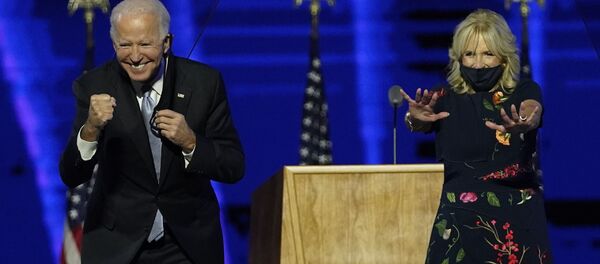 جو بایدن، رئیس جمهور جدید آمریکا
بایدن و همسرش جو بایدن، رئیس جمهور جدید آمریکا
بایدن و همسرش - اسپوتنیک ایران