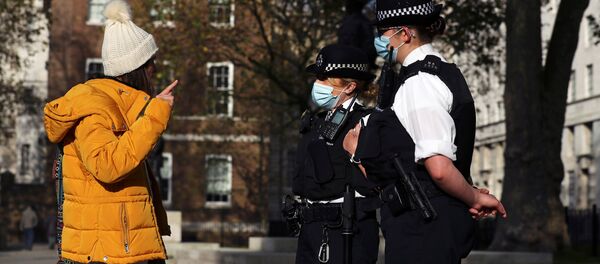 رکورد زنی انگلیس در تعداد موارد جدید ابتلا به کرونا رکورد زنی انگلیس در تعداد موارد جدید ابتلا به کرونا - اسپوتنیک ایران