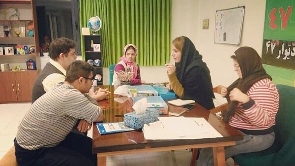  خانم دکتر ایرانی سفیر جهانی بنیاد معلولان سندوم داون شد - اسپوتنیک ایران  