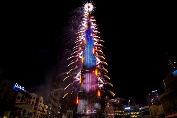 رویدادهای هفته به روایت تصویر
آتش بازی سال نو در امارات متحده عربی - اسپوتنیک ایران  